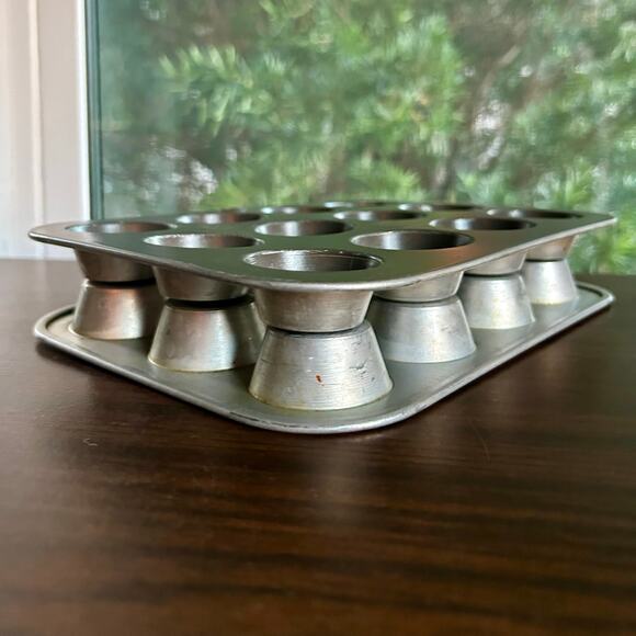 Set of 2 Vintage Mirro Mini Muffin Pans – 12 Cup Aluminum Bakeware - Picture 10 of 14